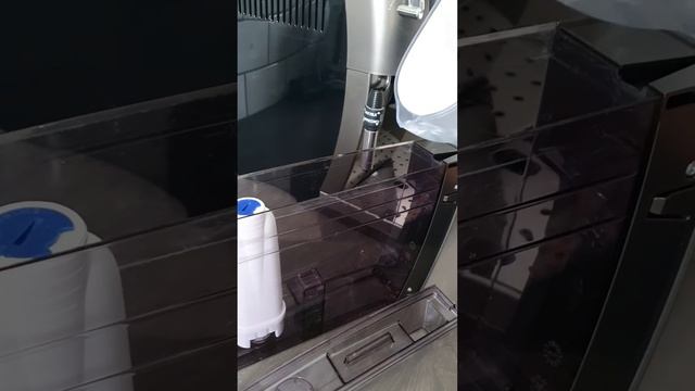 How to Refill The Water Tank on a De'Longhi Magnifica S Smart Coffee Machine смотреть онлайн