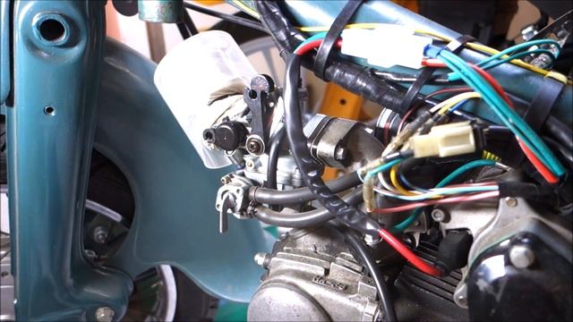Super Cub Attach the choke lever directly to the carburetor смотреть онлайн