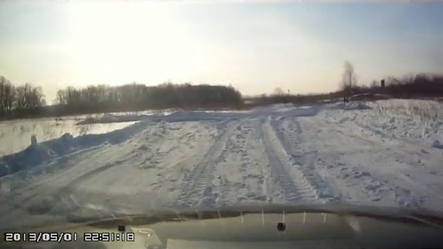 Въезд на парковку и выезд на трассу смотреть онлайн