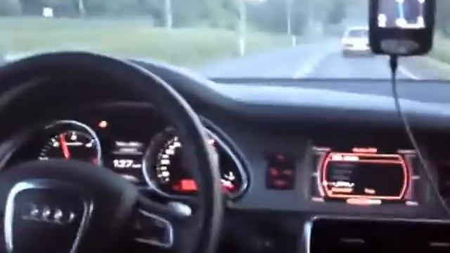 NICE RIDE in a Audi Q7 V12 TDI смотреть онлайн