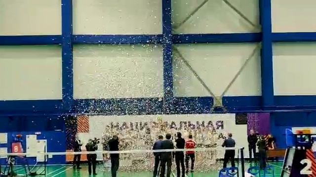 Предлагаем в аренду конфетти-машины и пневмопушки для запуска конфетти и серпантина. смотреть онлайн