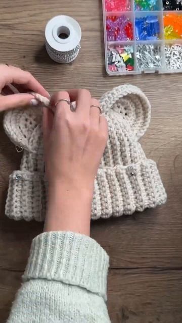 Как я украшаю мои шапочки? ✨ | заказать можно в инст или тг djulayy_shop смотреть онлайн
