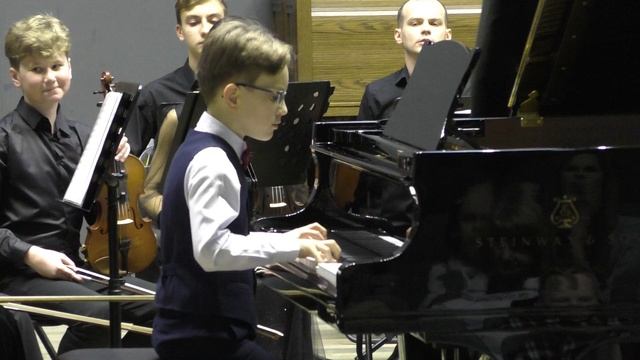 Й.Гайдн. Концерт для фортепиано с оркестром Ре мажор, 1 часть. смотреть онлайн