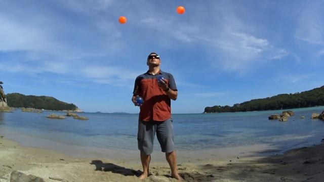 10 IxI | Жонглирование 4 мячами | [РУКИ ТРЮКИ] | JUGGLING LESSON смотреть онлайн