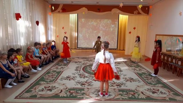 танец Рябинок (автор песни А.Чугайкина) пою я- М. Зорина смотреть онлайн