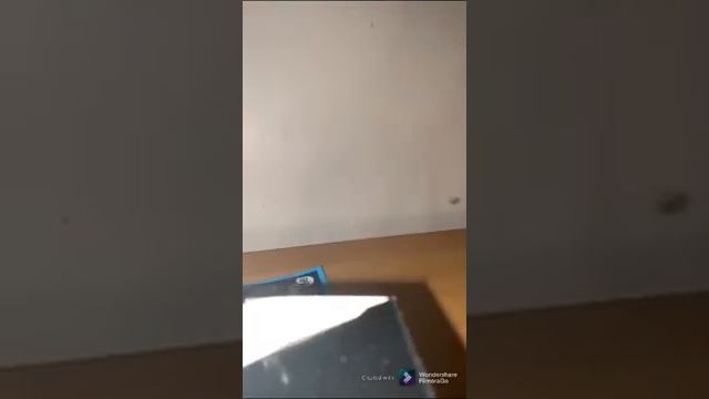 Glow Bug Unboxing смотреть онлайн