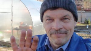 Заменил поликарбонат на торцах// Теплица к посадкам готова ...