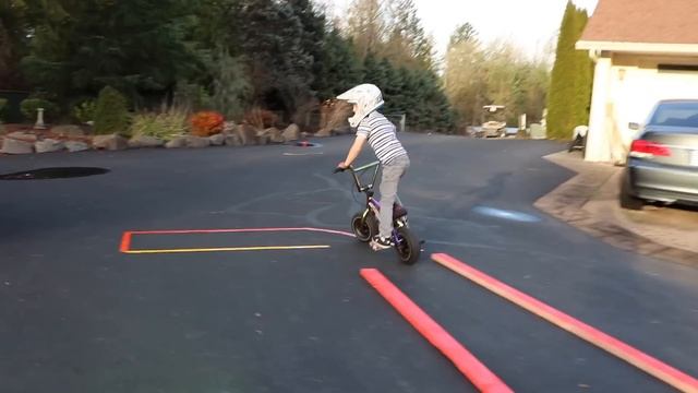 Mini Bmx Obstacle Course!! Fatboy Mini Rocker Bikes! смотреть онлайн