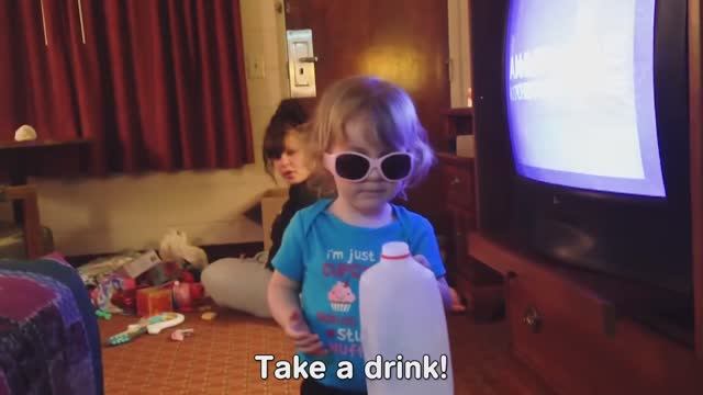 Самые счастливые моменты малышей, играющих на улице -The happiest moments of babies playing outside смотреть онлайн