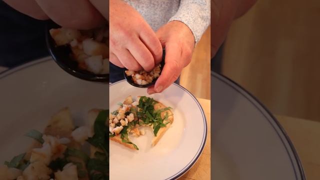 Nasturtium Leaves Sandwich (1896) on Sandwiches of History смотреть онлайн