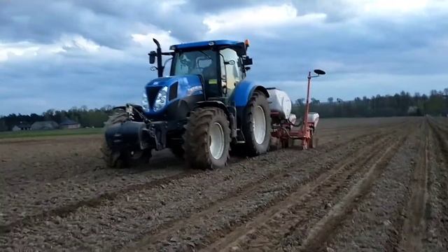 Siew kukurydzy 2021 New Holland t7 +kuhn maxima 3 ts смотреть онлайн