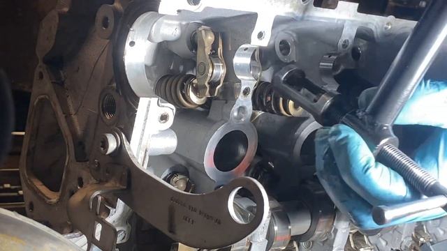 How to change mini R56 valve stem seals смотреть онлайн