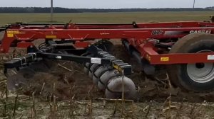 трактор New Holland T8.435 + диско-лаповый культиватор-глубокорыхлитель Case IH Ecolo-Tiger 875