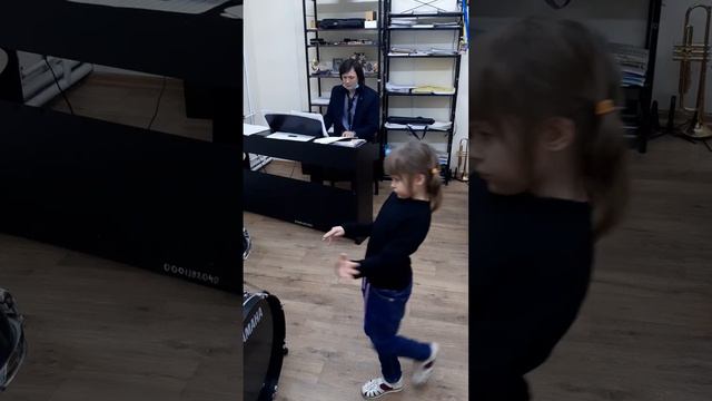 Лерусик и музыка)(1) смотреть онлайн