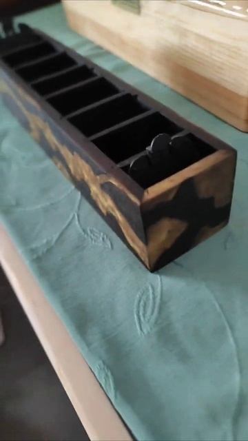 Box for hair cutting machine combs in sapely wood and golden epoxy.Finished with rubio intense blac смотреть онлайн