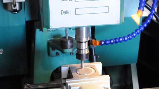 Bolton Tools - XQK9620S - Milling Machine Demonstration смотреть онлайн
