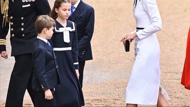 Кейт Миддлтон впервые появилась на публике после объявления об онкологическом заболевании смотреть онлайн