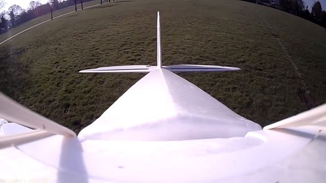 Super Cub RTF holding remote and throwing plane at same Time! East London смотреть онлайн