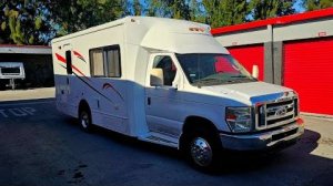 Заброшенный Дом на Колёсах. Самое Бюджетное Оживление. Утопленный Lamborghini Urus за 150.000.