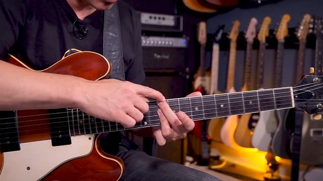 Let's learn a Minor Blues By Yourself Groove смотреть онлайн