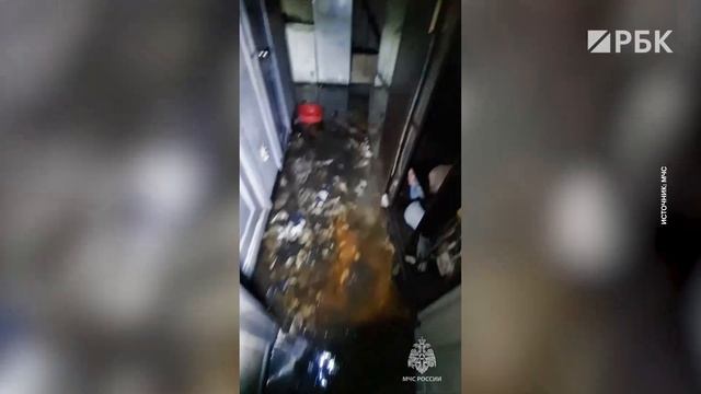 МЧС показали последствия перегрева и взрыва повербанка в квартире
