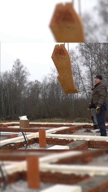Рубленная баня из бревна кедра. #деревянныйдом #домизбревна #сруббани #shorts #short смотреть онлайн