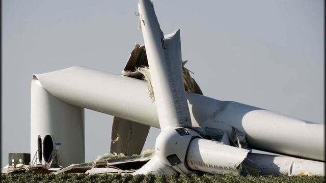Wind turbine failure (Foto) смотреть онлайн