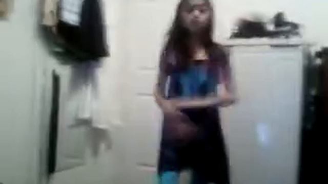 Nadia dancing to down.3gp смотреть онлайн