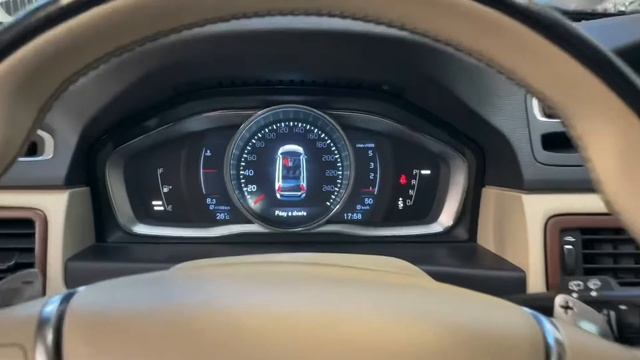 Volvo XC70 - D5*INSCRIPTION*NEZ.TOP*TAŽNÉ* смотреть онлайн