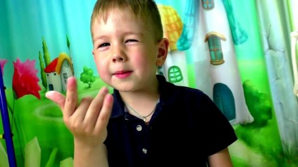 Roma And Mum Play With Toys