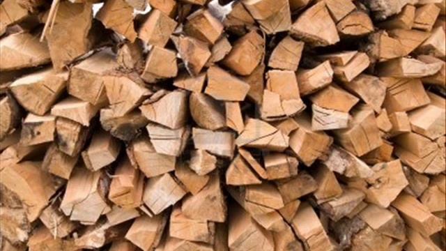 Ξερά Καυσόξυλα Σόμπας 85 - 135€ πεύκο δρυς οξιά ελιά