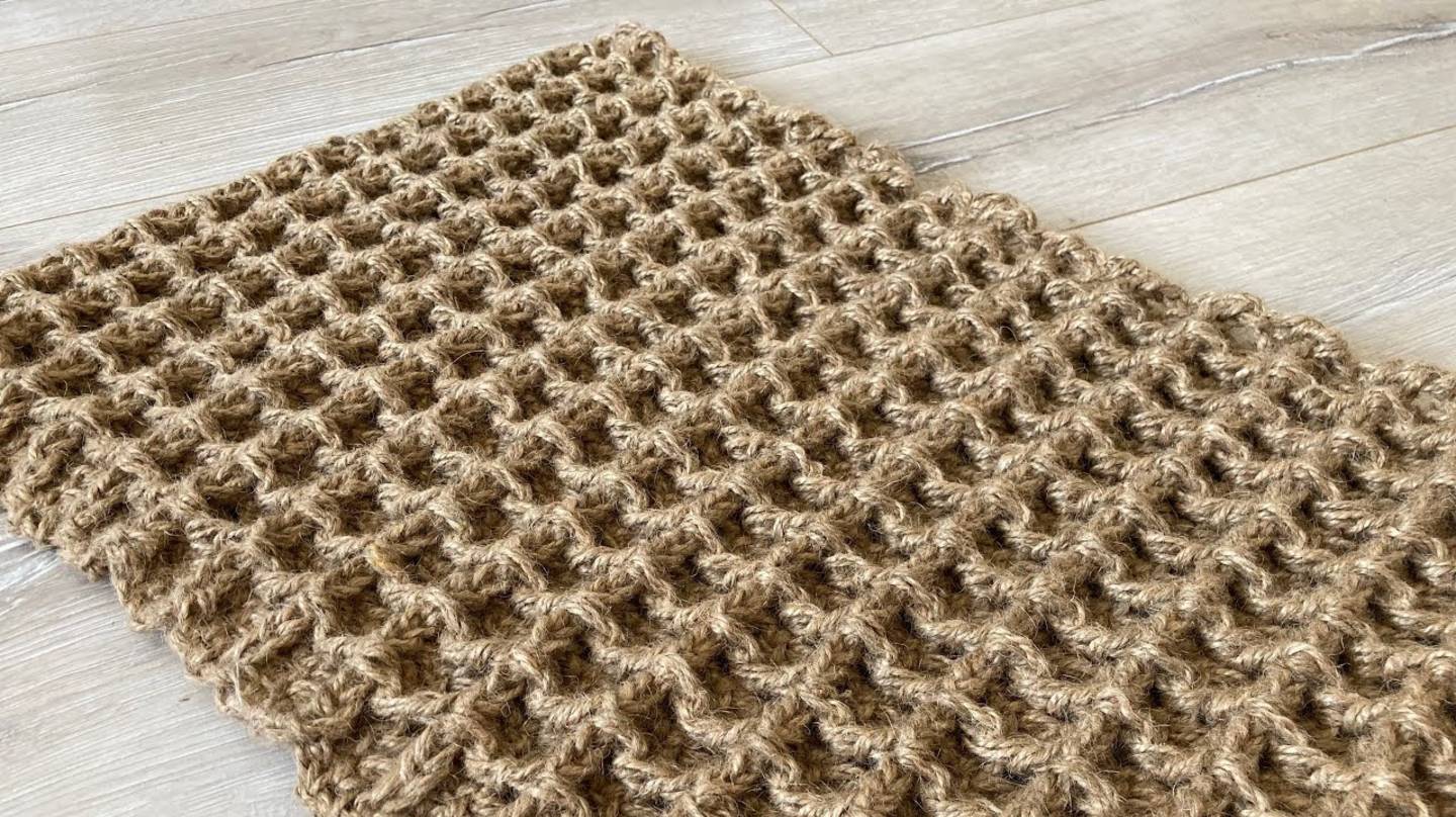 Ковер из джута с плотным красивым узором 