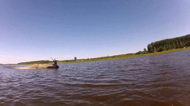 Лена в гордом одиночестве на Иваньковском озере