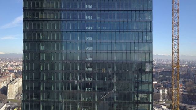 Libeskind Tower - Curtain wall installation phase - upper part - The Crown_03 смотреть онлайн