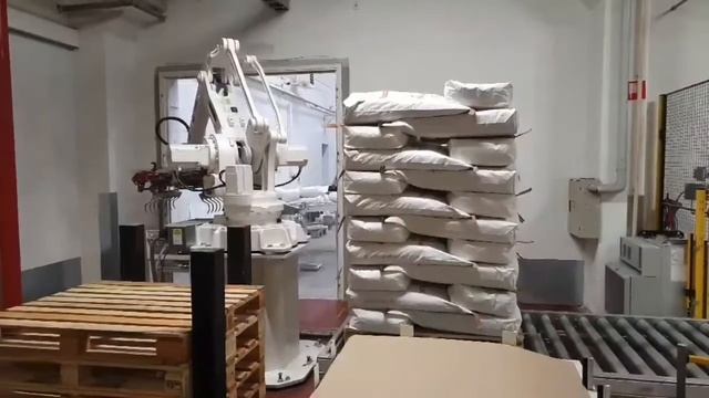 Робот Роберт пакует сухое молоко. смотреть онлайн