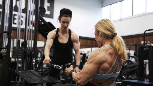SECRETS FOR A STRESS FREE BODYBUILDING CONTEST PREP with @jodiboam смотреть онлайн