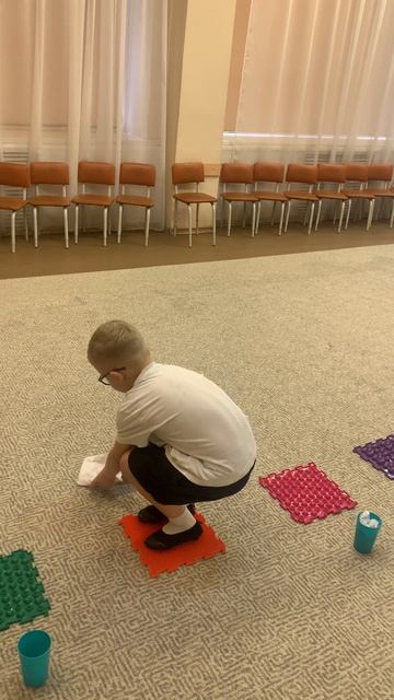 Нейроупражнение с массажными ковриками