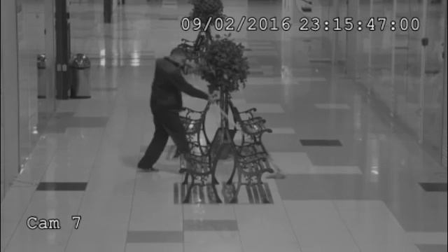 Уборщик вытворЯет смотреть онлайн