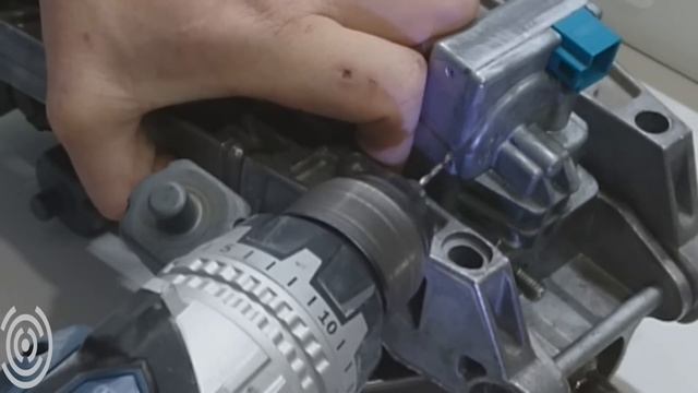 Removendo Trava da Coluna Mercedes sem desmontar a Coluna - NASSCAR Scanners смотреть онлайн