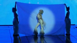 Winter - 'Spark' Dance Mirrored