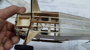 PML-6005 "Як-12А". Обтяжка модели бумагой. Видео 5.