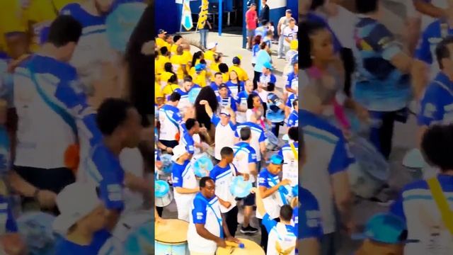 Vanessa Alves Rainha de Bateria Aguia de Ouro смотреть онлайн