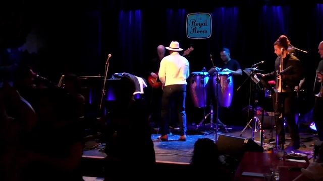 EL ABOGADO DE LA SALSA🎙️AT THE ROYAL ROOM “ UNA MULATA EN LA HABANA /COVER “ EN VIVO 2024