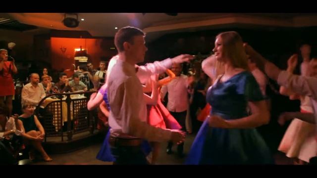 Bachata Rainbow на Вечеринке от школы танцев ArmenyCasa смотреть онлайн