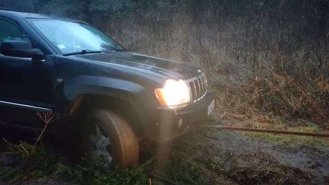 Jeep Grand Cherokee WK vs TRAKTOR смотреть онлайн