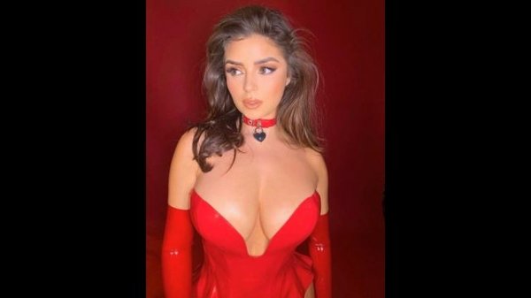 Demi Rose - Glamorous Curvy Plus size Model & Instagram star from UK. Biography, Wiki, Net Worth
