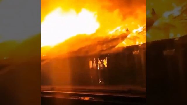 В Красноярске горят склады на ул. Ломоносова смотреть онлайн