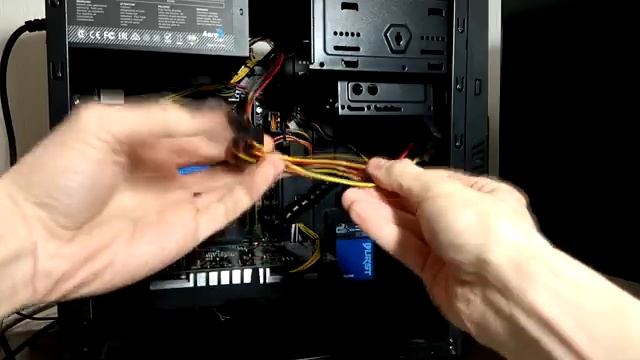 Как подключить второй жесткий диск HDD SSD к компьютеру смотреть онлайн