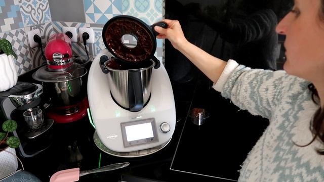 PATE A TARTINER AU CHOCOLAT MAISON aux noisettes, au Thermomix, 5 ingrédients | LITTLE BENE смотреть онлайн
