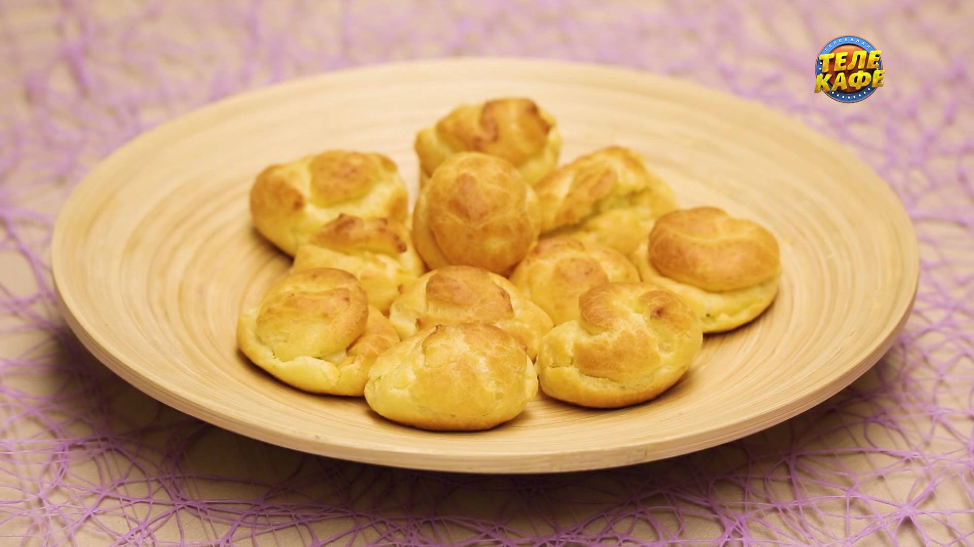 Домашние эклеры с сырной начинкой. Эффектная закуска! смотреть онлайн